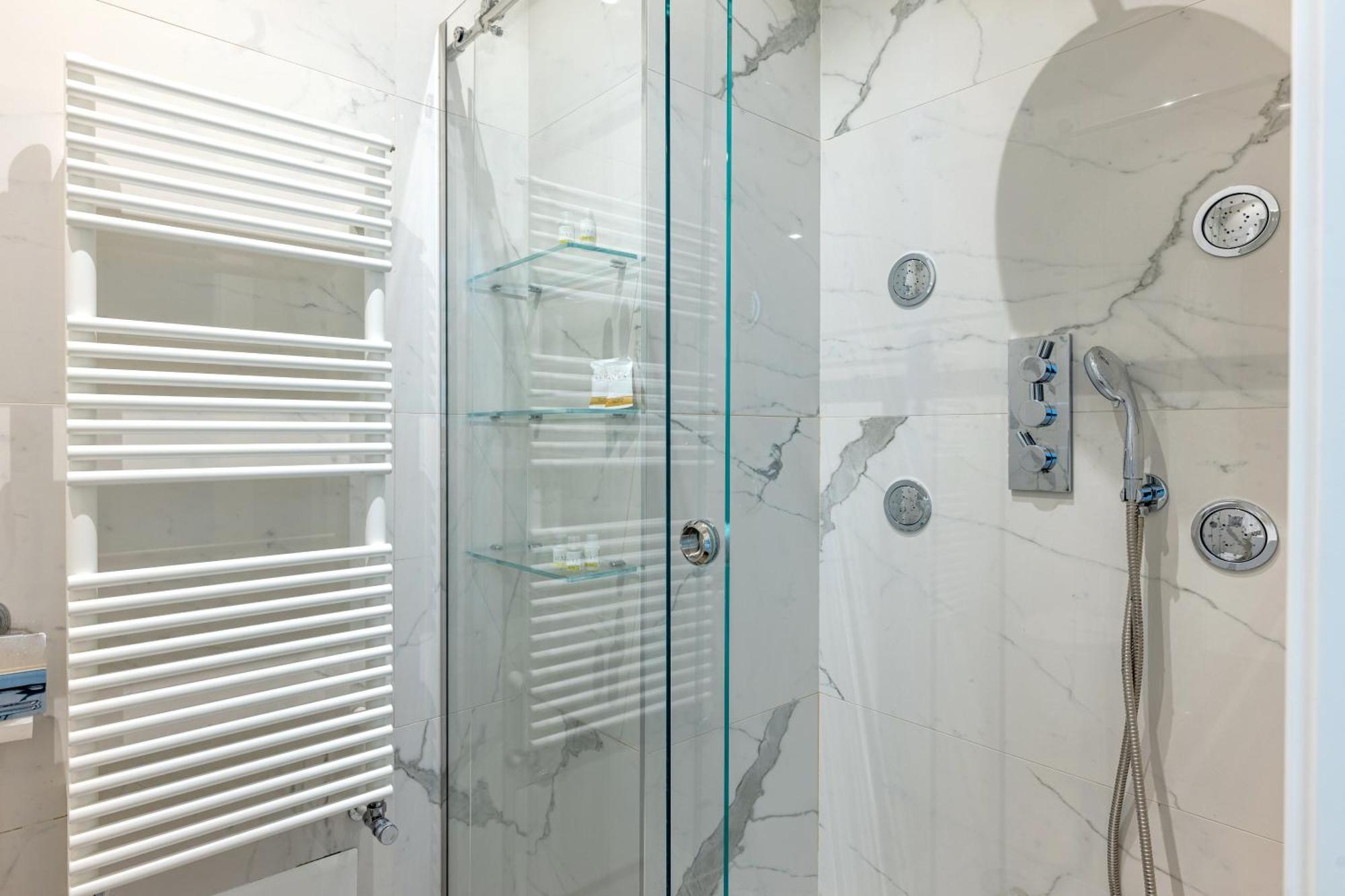 Exclusive Deluxe Apt Up To 6 People & Heated Tub Polignano a Mare Exterior foto